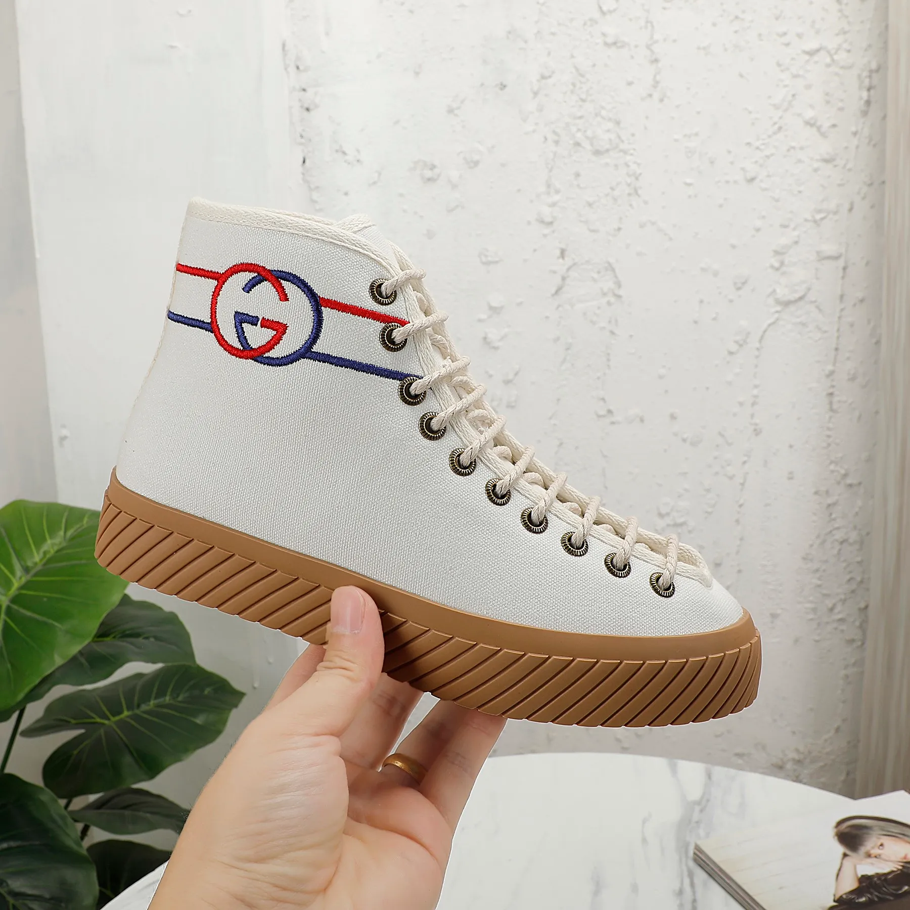 Men 👟👟Ex-factory price 440👟👟 +10 GUCCI, couple style, other colors also available, you can also place an order with pictures